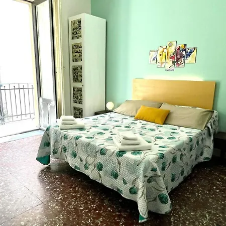 Eleganti In Centro A Due Passi Dalla Stazione Séjour chez l'habitant